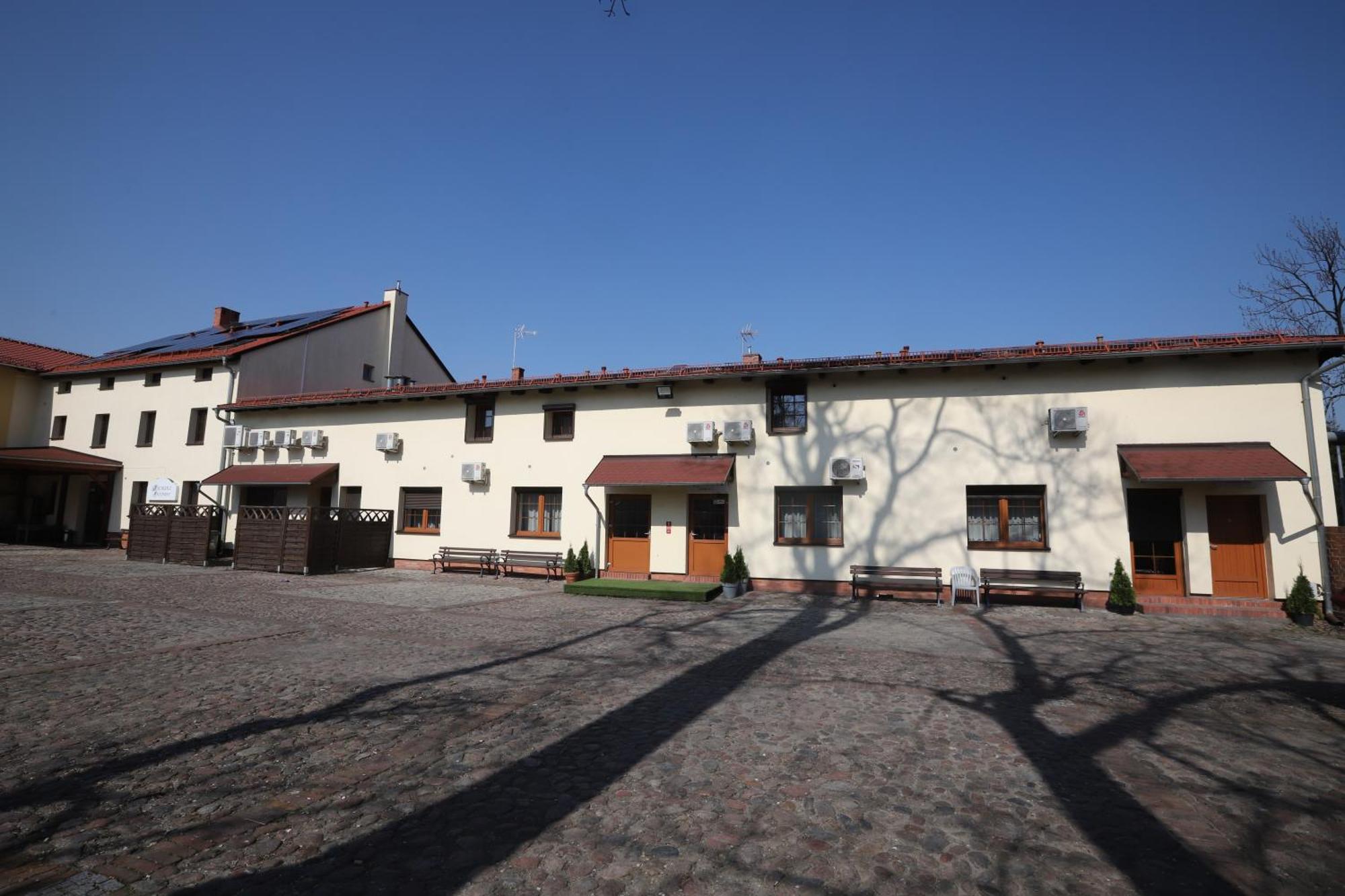 Hotel Sandro Silver & Spichlerz Antoniny Leszno  Eksteriør billede
