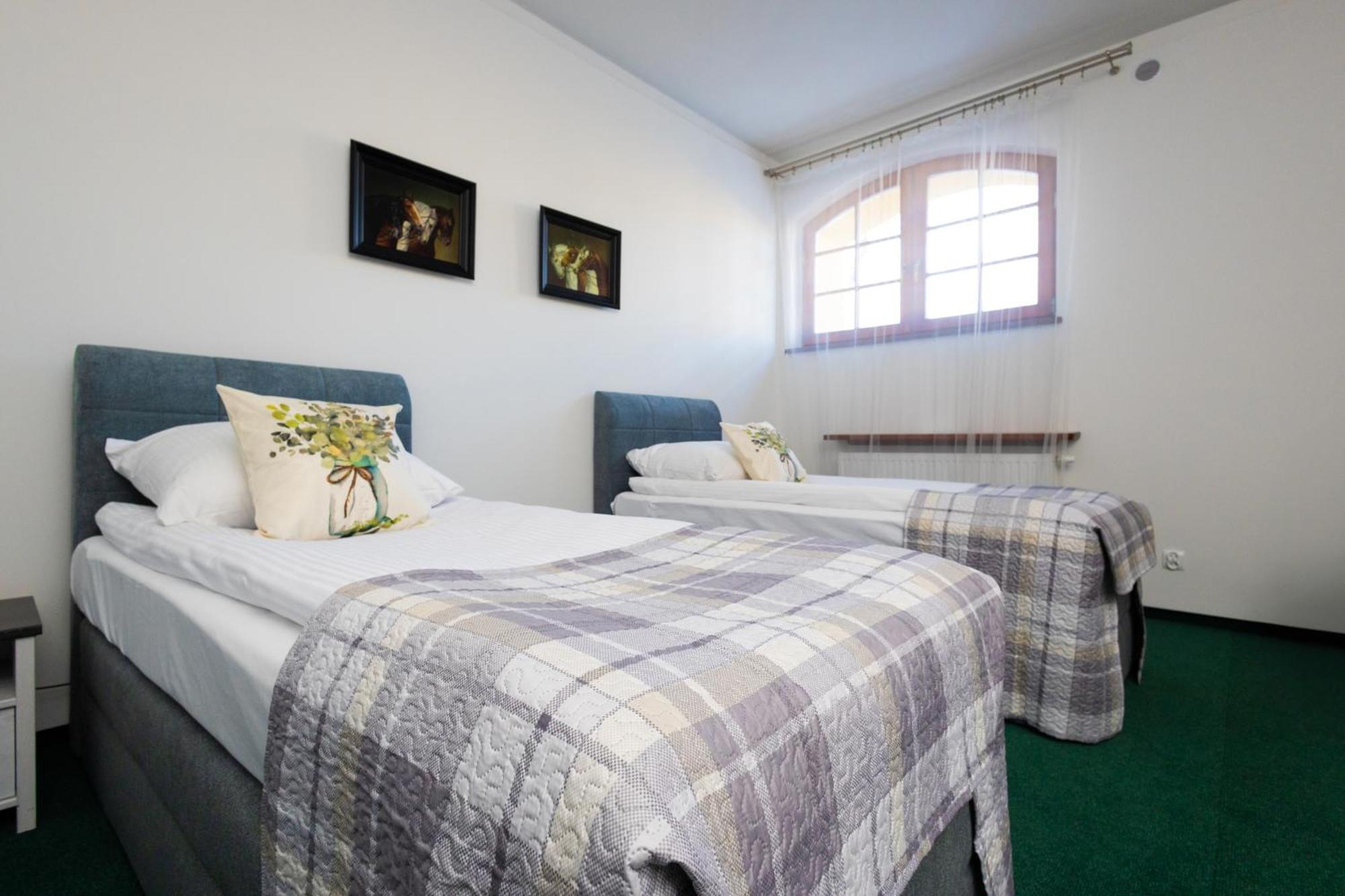 Hotel Sandro Silver & Spichlerz Antoniny Leszno  Eksteriør billede