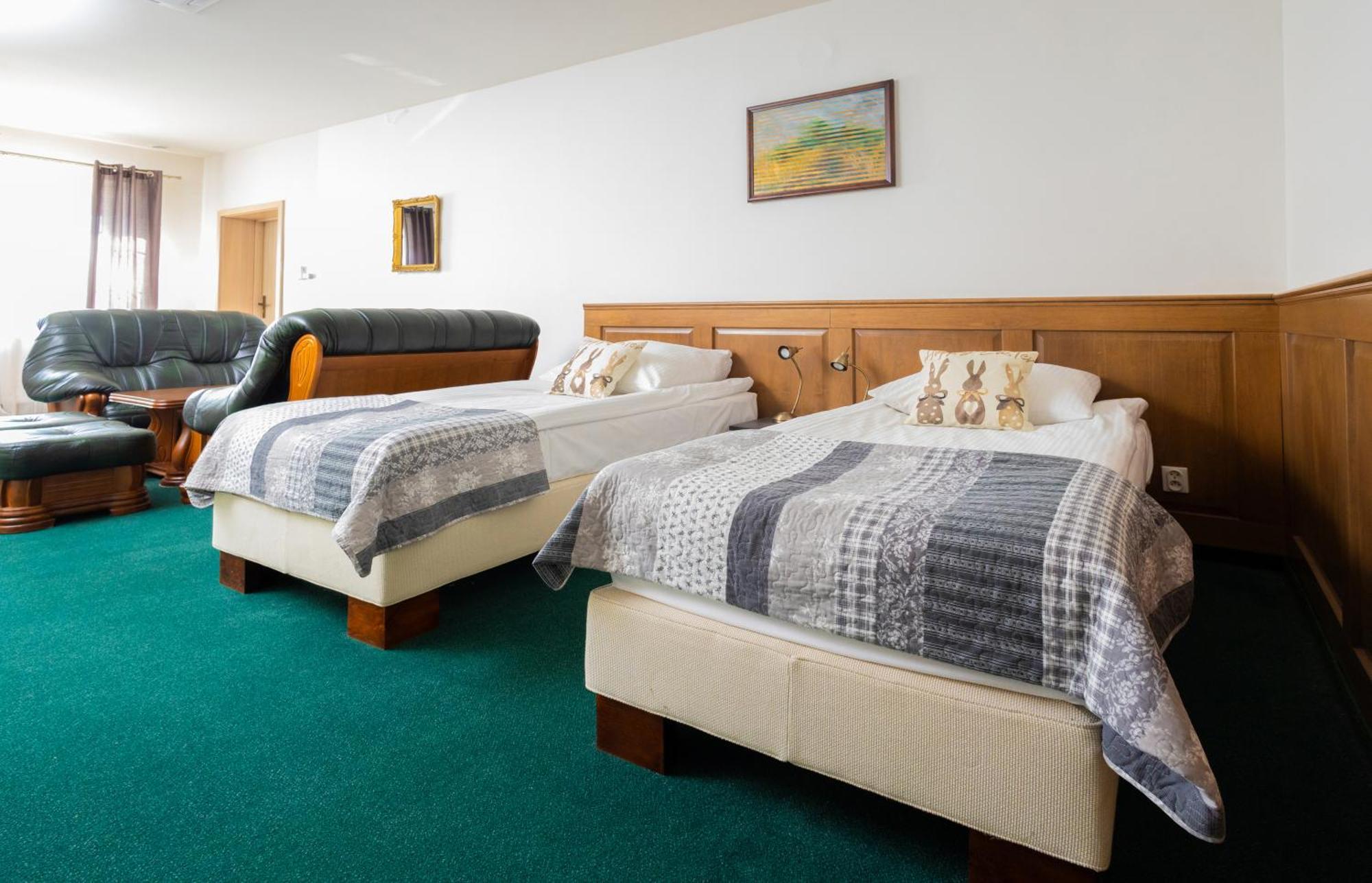 Hotel Sandro Silver & Spichlerz Antoniny Leszno  Eksteriør billede