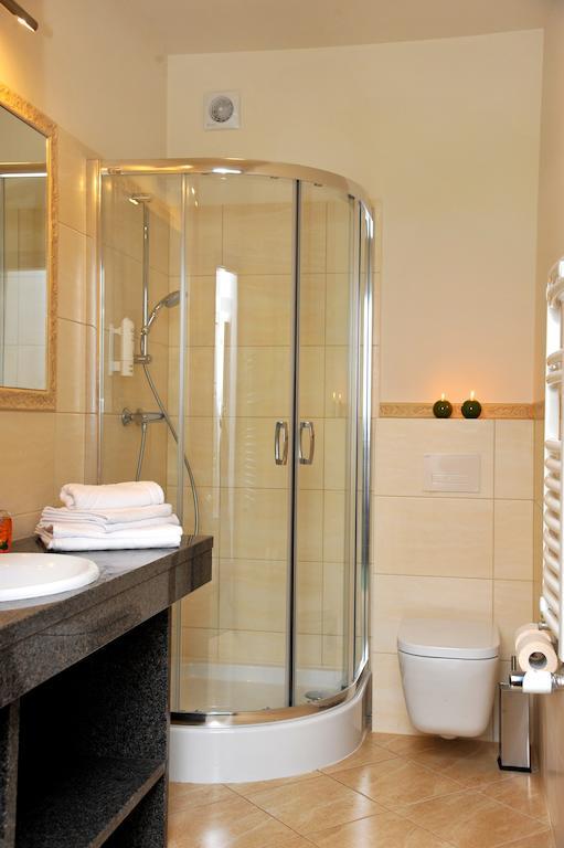 Hotel Sandro Silver & Spichlerz Antoniny Leszno  Eksteriør billede