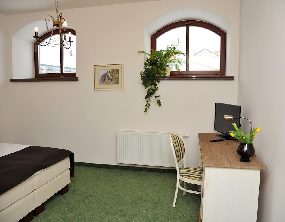 Hotel Sandro Silver & Spichlerz Antoniny Leszno  Eksteriør billede